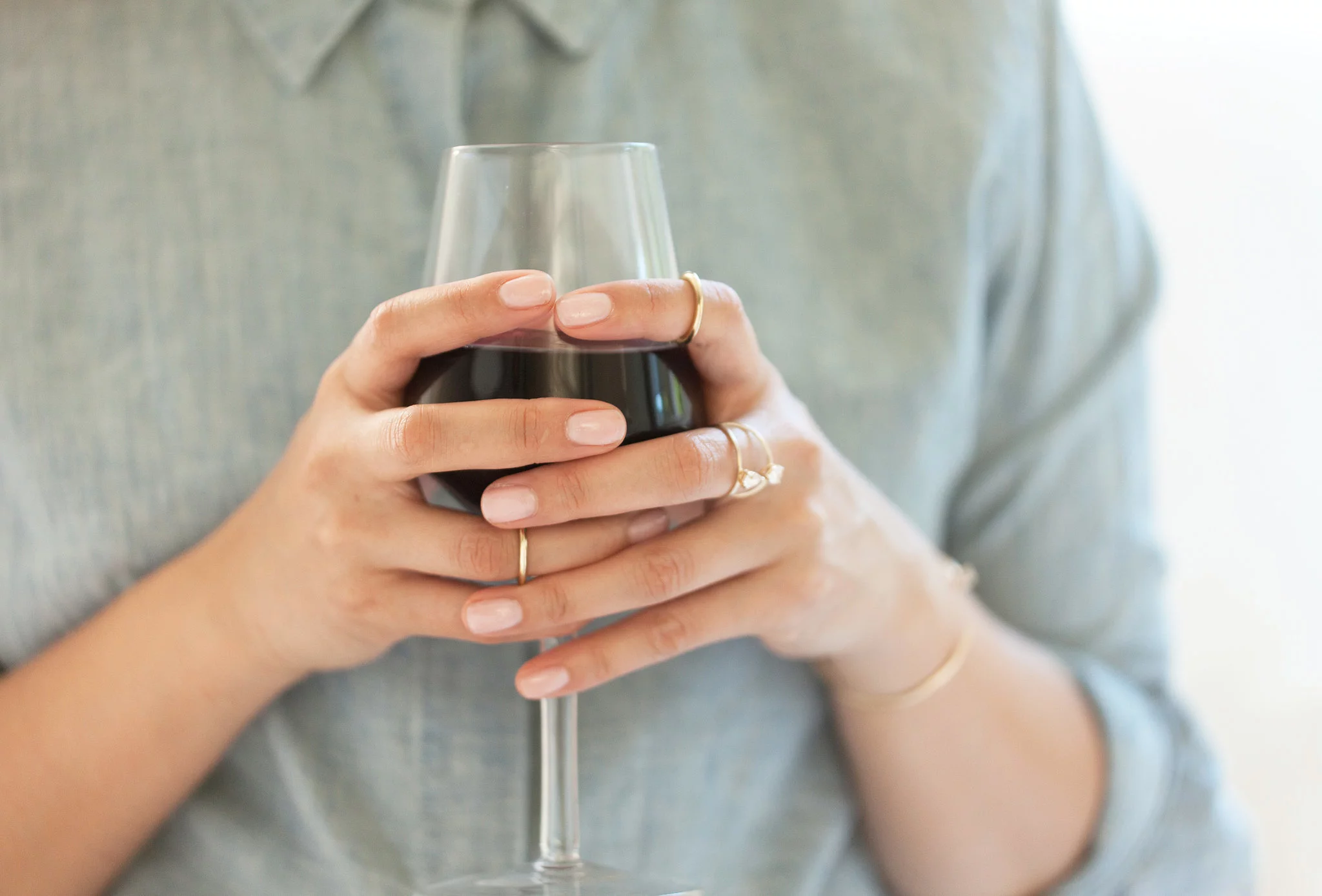 how many calories in a glass of red wine